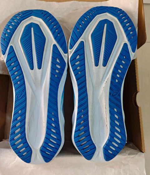 มือ2 Asics Novablast5 US10.5ของแท้พร้อมกล่อง รูปที่ 3