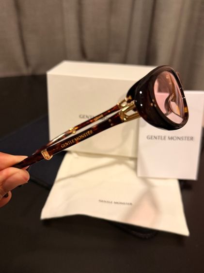 แว่นกันแดด Gentle monster  รูปที่ 7