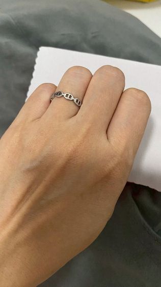 ขายต่อครึ่งราคาแหวนเงินแท้มือ1 ซื้อจากร้านทอง สวยมีลวดลายแตกต่างค่ะ จากเดิม 2,500
