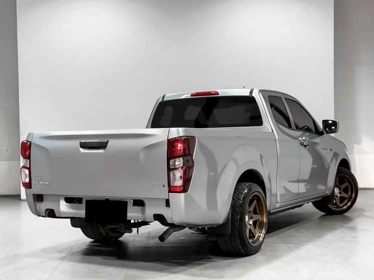 Isuzu D-MAX 2022 1.9 S Pickup ดีเซล เกียร์ธรรมดา บรอนซ์เงิน รูปที่ 4