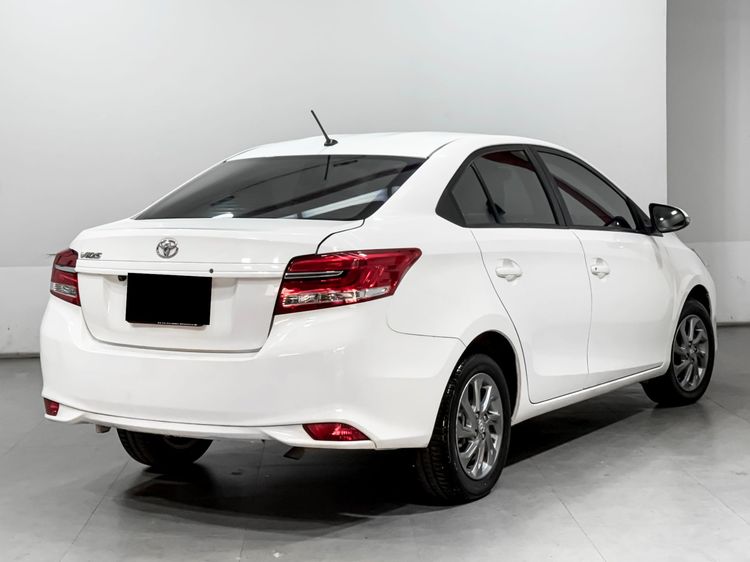 Toyota Vios 2020 1.5 Mid Sedan เบนซิน เกียร์อัตโนมัติ ขาว รูปที่ 4