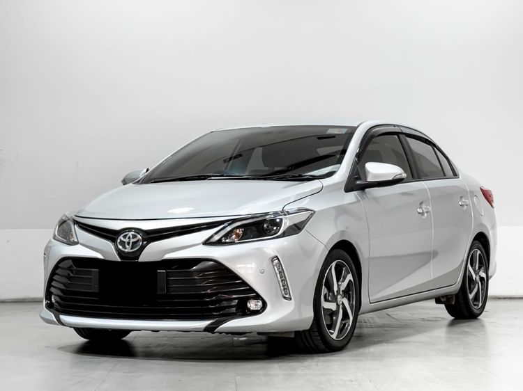 รถ Toyota Vios 1.5 High สี บรอนซ์เงิน