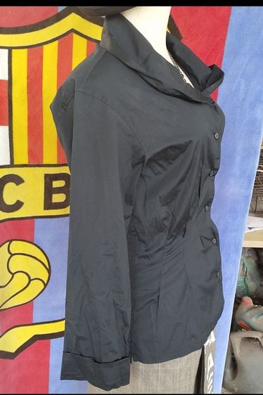 เสื้อเชิ้ตสตรี  Issey miyake เข้าเอว สี navy blue มือสองของแท้ รูปที่ 15