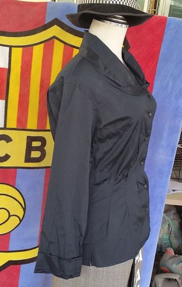 เสื้อเชิ้ตสตรี  Issey miyake เข้าเอว สี navy blue มือสองของแท้ รูปที่ 10