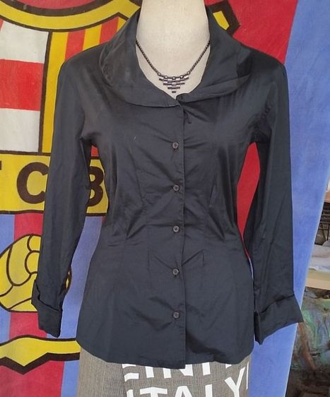 เสื้อเชิ้ตสตรี  Issey miyake เข้าเอว สี navy blue มือสองของแท้ รูปที่ 18