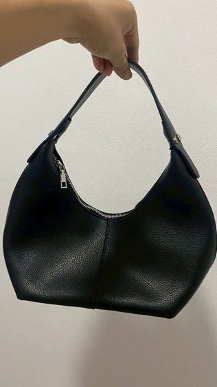 ขายถูกครึ่งราคาจริง กระเป๋าถือ กระเป๋าหนังสวยสีดำดูดี เดิมที 890