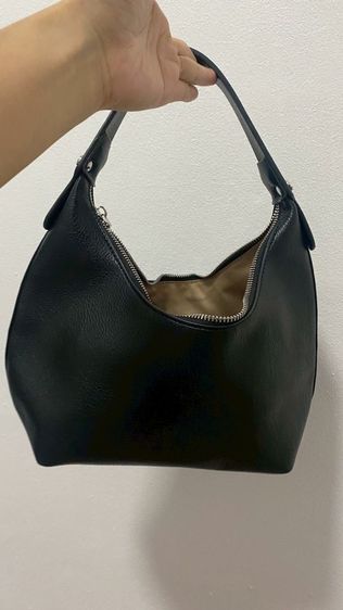 ขายถูกครึ่งราคาจริง กระเป๋าถือ กระเป๋าหนังสวยสีดำดูดี เดิมที 890 รูปที่ 4