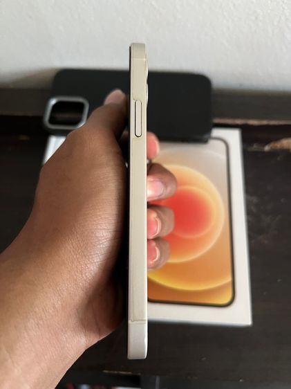 iPhone 12 รูปที่ 4