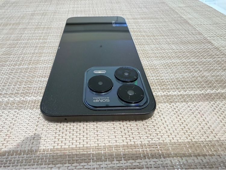 nubia V70 Design รูปที่ 5