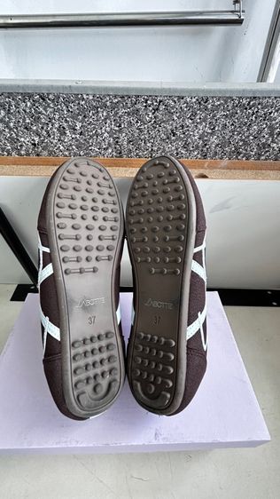 รองเเท้าผู้หญิง รูปที่ 2