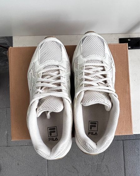 รองเท้า