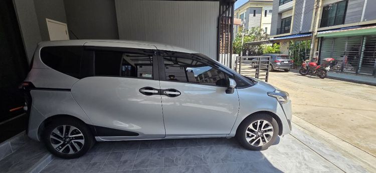 Toyota Sienta 2018 1.5 V เบนซิน เกียร์อัตโนมัติ เทา รูปที่ 3