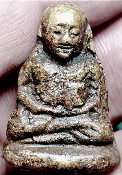 หลวงพ่อเงินพิมพ์ขี้ตา