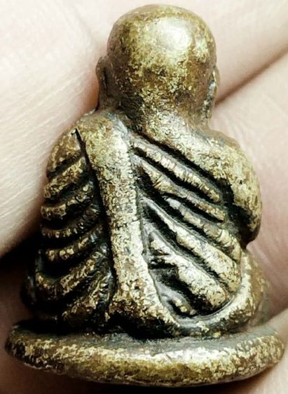 หลวงพ่อเงินพิมพ์นิยม รูปที่ 3