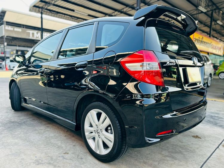 Honda Jazz 2012 1.5 SV i-VTEC Sedan เบนซิน ไม่ติดแก๊ส เกียร์อัตโนมัติ ดำ รูปที่ 4