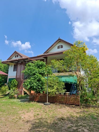 บ้านพร้อมที่ดิน