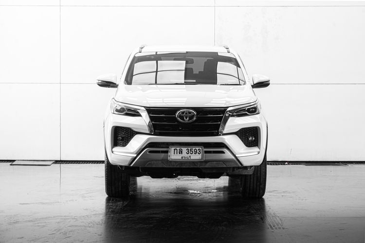 Toyota Fortuner 2020 2.4 V Utility-car ดีเซล ไม่ติดแก๊ส เกียร์อัตโนมัติ ขาว รูปที่ 3