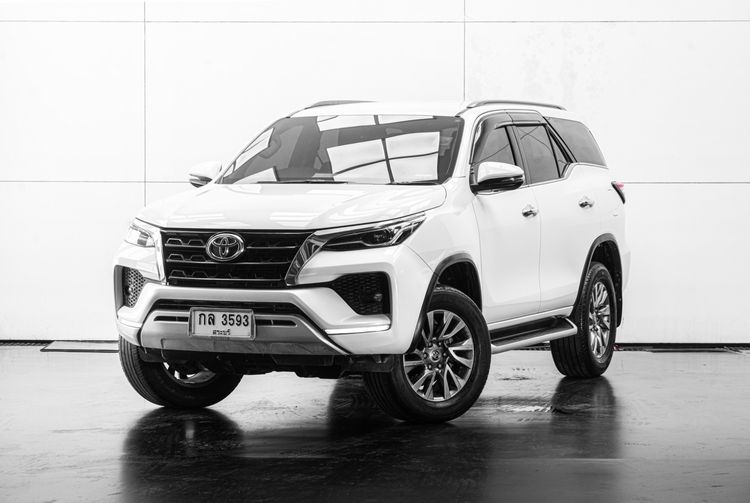 Toyota Fortuner 2020 2.4 V Utility-car ดีเซล ไม่ติดแก๊ส เกียร์อัตโนมัติ ขาว รูปที่ 2