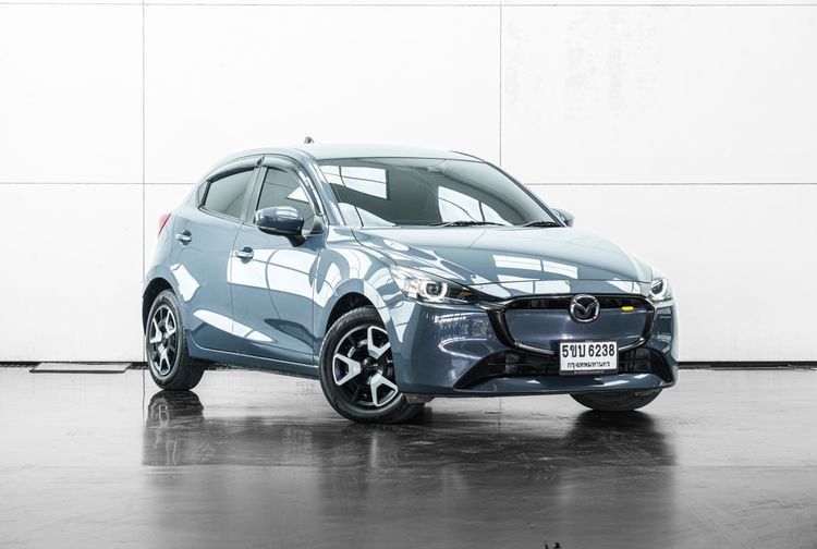 Mazda Mazda 2 2023 1.3 C Sports Sedan เบนซิน ไม่ติดแก๊ส เกียร์อัตโนมัติ เทา รูปที่ 2