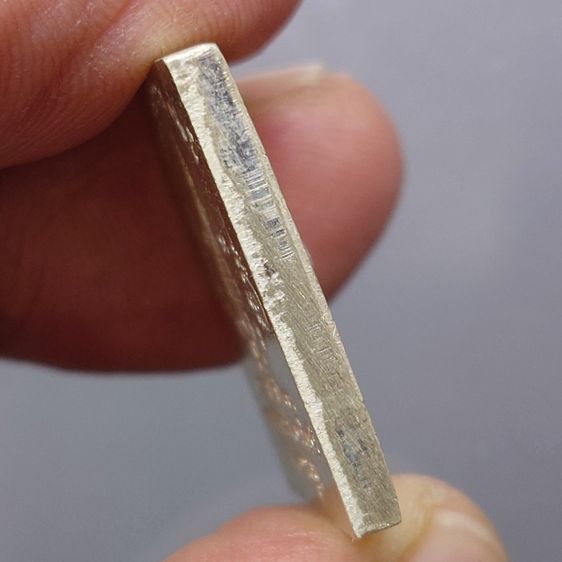 เหรียญขี่หมูป่า หลวงพ่อเปิ่น วัดบางพระ รุ่นพิเศษอายุครบรอบ 70 ปี เนื้อเงิน พิมพ์เล็ก พ.ศ.2534 พร้อมตลับเดิม รูปที่ 4