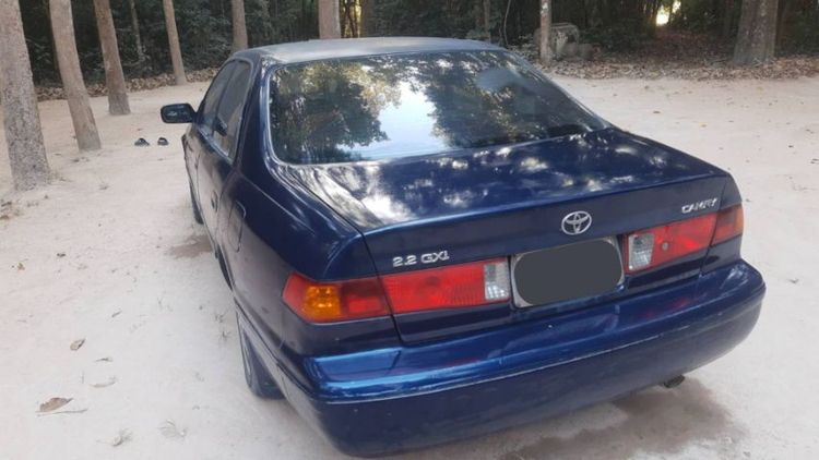 รถ Toyota Camry 2.2 GXi สี น้ำเงิน