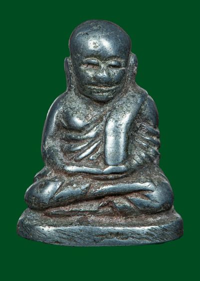 หลวงพ่อเงินพิมพ์นิยมเนื้อเงินยวง