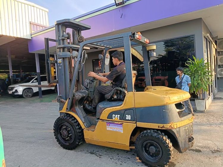 3.0 ตัน เสา 6 เมตร ดีเซล เกียร์ออโต้ Caterpillar  รูปที่ 6