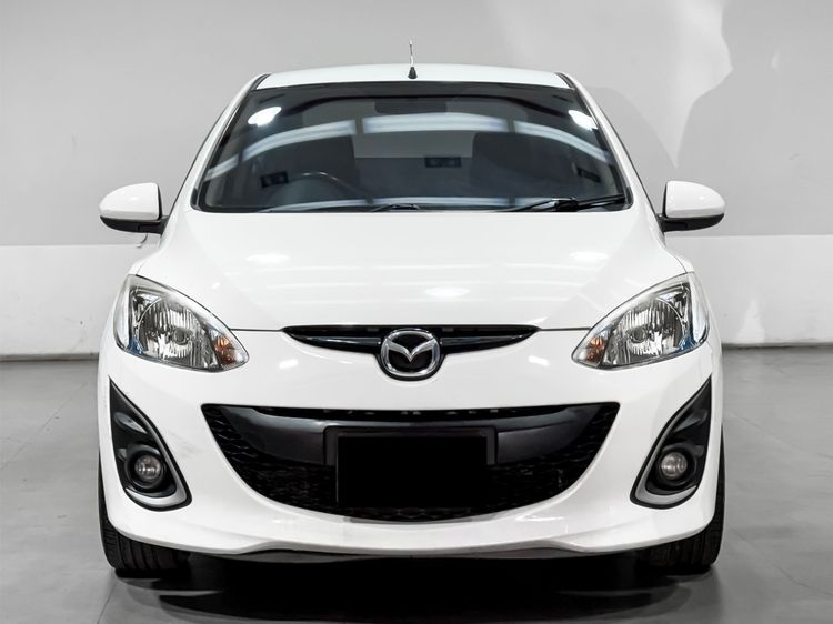 Mazda Mazda 2 2012 1.5 Elegance Maxx Sedan เบนซิน เกียร์อัตโนมัติ ขาว รูปที่ 2