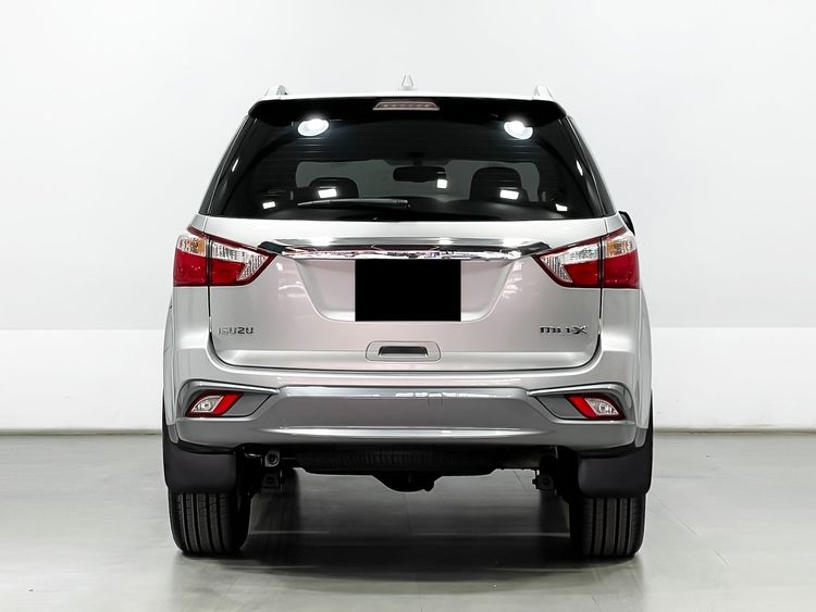Isuzu MU-X 2018 3.0 Utility-car ดีเซล เกียร์อัตโนมัติ บรอนซ์เงิน รูปที่ 3