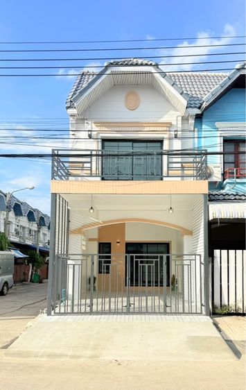 บ้าน มนวดีกรีนพาร์ค ตรงข้ามตลาด รถตู้ผ่านหน้าบ้าน