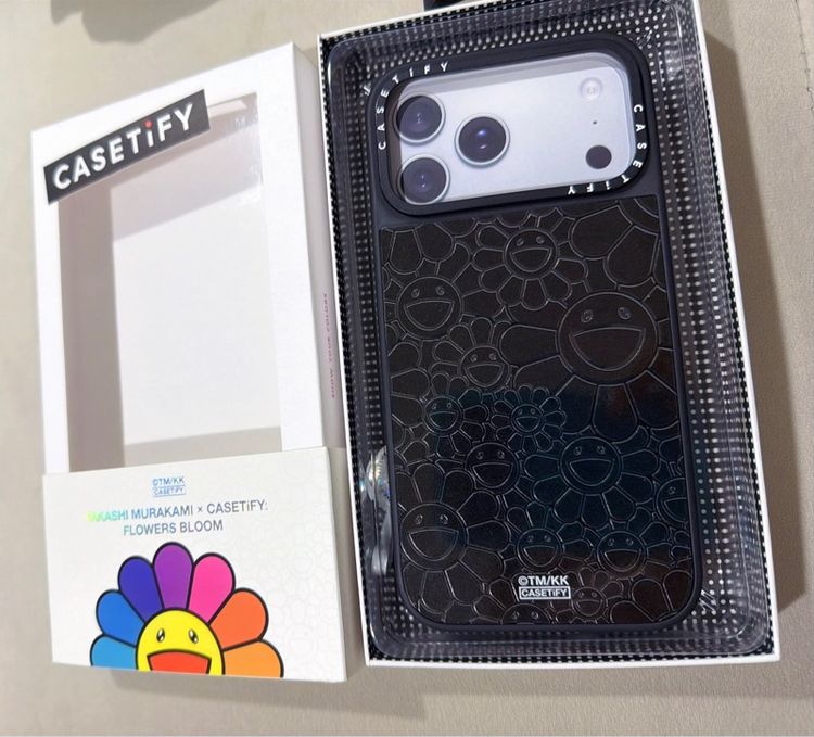 17 Pro Max Murakami  black on black