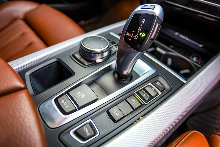 BMW X5 2017 2.0 xDrive40e M Sport 4WD Utility-car เบนซิน ไม่ติดแก๊ส เกียร์อัตโนมัติ ดำ รูปที่ 3