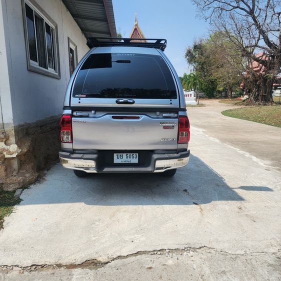รถ Toyota Hilux Revo 2.4 E สี บรอนซ์เงิน