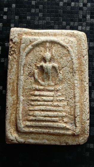 สมเด็จวัดเกศไชโย พิมพ์ 6 ชั้นอกตลอด ตามภาพ