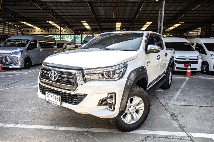 รถ Toyota Hilux Revo 2.8 G 4WD สี ขาว
