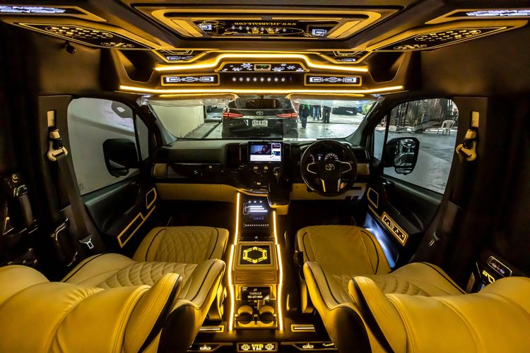 Toyota Commuter 2025 2.8 Van ดีเซล ไม่ติดแก๊ส เกียร์อัตโนมัติ เทา รูปที่ 2