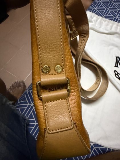 MCM กระเป๋าสะพายคอสบอดี้ มือ2 ของแท้ครับ รูปที่ 3