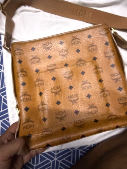 MCM กระเป๋าสะพายคอสบอดี้ มือ2 ของแท้ครับ รูปที่ 2