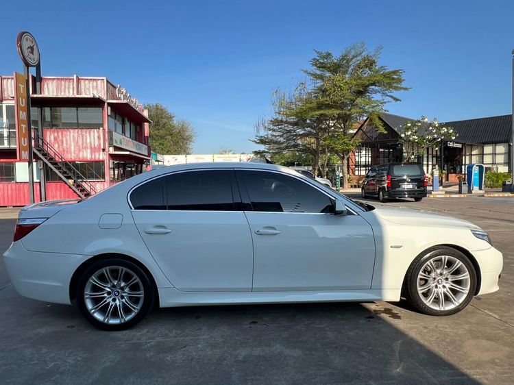 BMW Series 5 2010 520d Sedan ดีเซล ไม่ติดแก๊ส เกียร์อัตโนมัติ ขาว รูปที่ 4