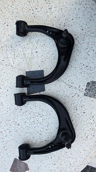 ปีกนกบน toyota revo 2015 แท้ 4x4 (เก่าเก็บ) รูปที่ 4