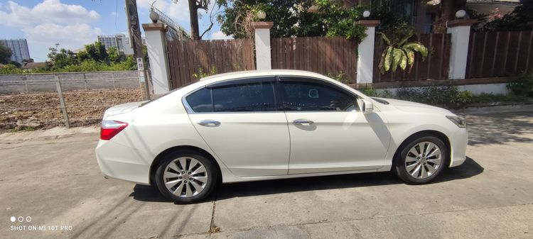 Honda Accord 2015 2.0 EL NAVI Sedan เบนซิน ไม่ติดแก๊ส เกียร์อัตโนมัติ ขาว รูปที่ 4