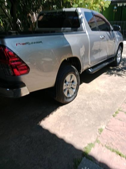 รถ Toyota Hilux Revo 2.4 E สี เทา