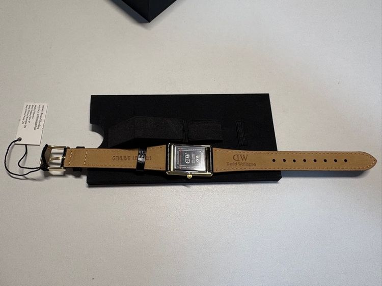 Daniel Wellington Bound แท้สภาพไม่เคยใช้งาน รูปที่ 8