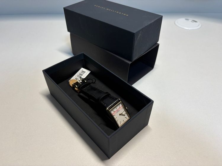 Daniel Wellington Bound แท้สภาพไม่เคยใช้งาน