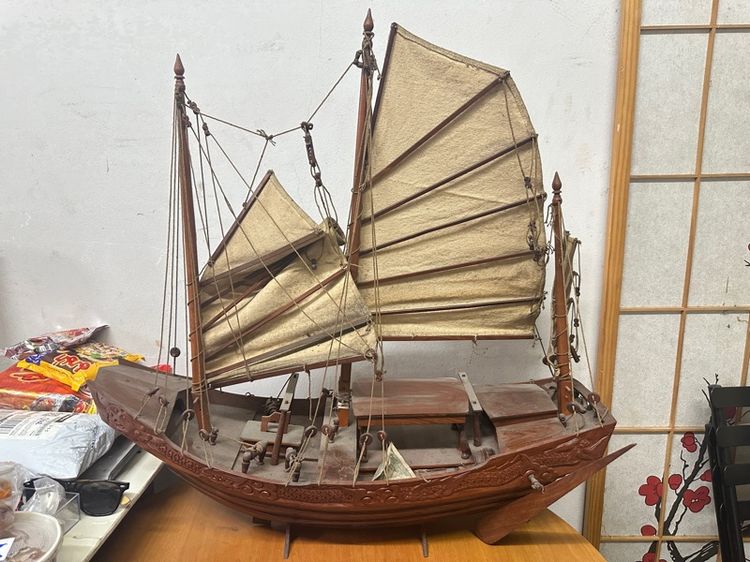 เรือสำเภาโชคลาภ รับทรัพย์ มีอายุ แกะสลักมังกร ไม้จริง สูง78 ยาว78 กว้าง36 cm 2400 บาท พิกัดพุทธบูชา39