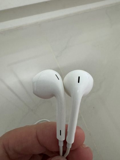 Apple (EarPods) เป็นแบบ Lightning  รูปที่ 2
