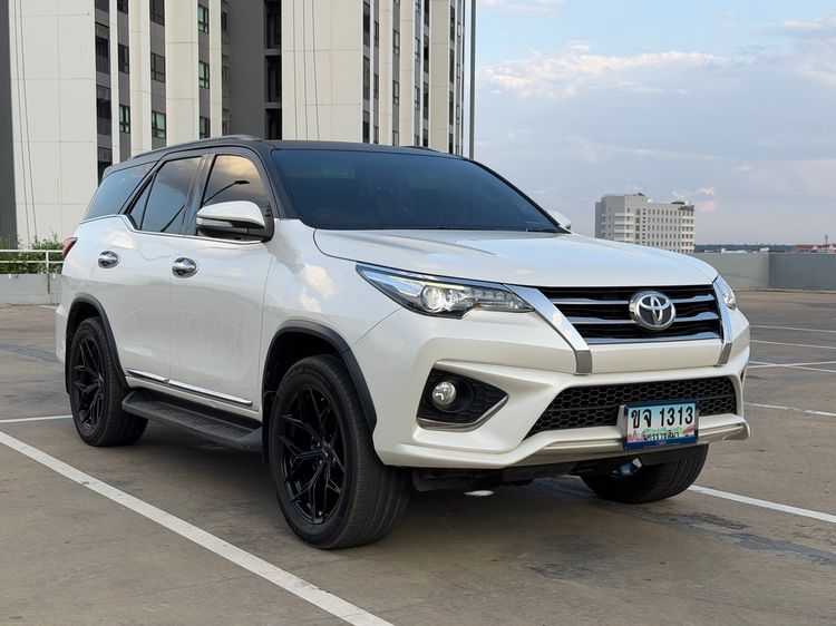 Toyota Fortuner 2016 2.8 TRD Sportivo 4WD Utility-car ดีเซล ไม่ติดแก๊ส เกียร์อัตโนมัติ ขาว รูปที่ 3