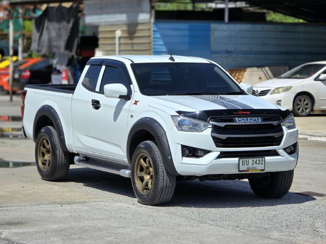 Isuzu D-MAX 2023 1.9 Hi-Lander Stealth Z Pickup ดีเซล ไม่ติดแก๊ส เกียร์ธรรมดา ขาว รูปที่ 2
