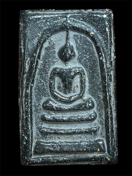 พระสมเด็จวัดระฆังพิมพ์ใหญ่สองหน้าเนื้อสีดําใบลาน รูปที่ 2