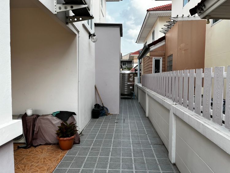 อื่นๆ ตกแต่งครบ สร้างเสร็จก่อน 2010 หมู่บ้านมณีรินทร์ บางแสน รูปที่ 3